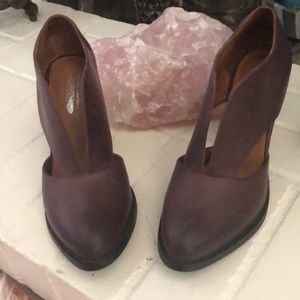 Beautiful brown leather booties
